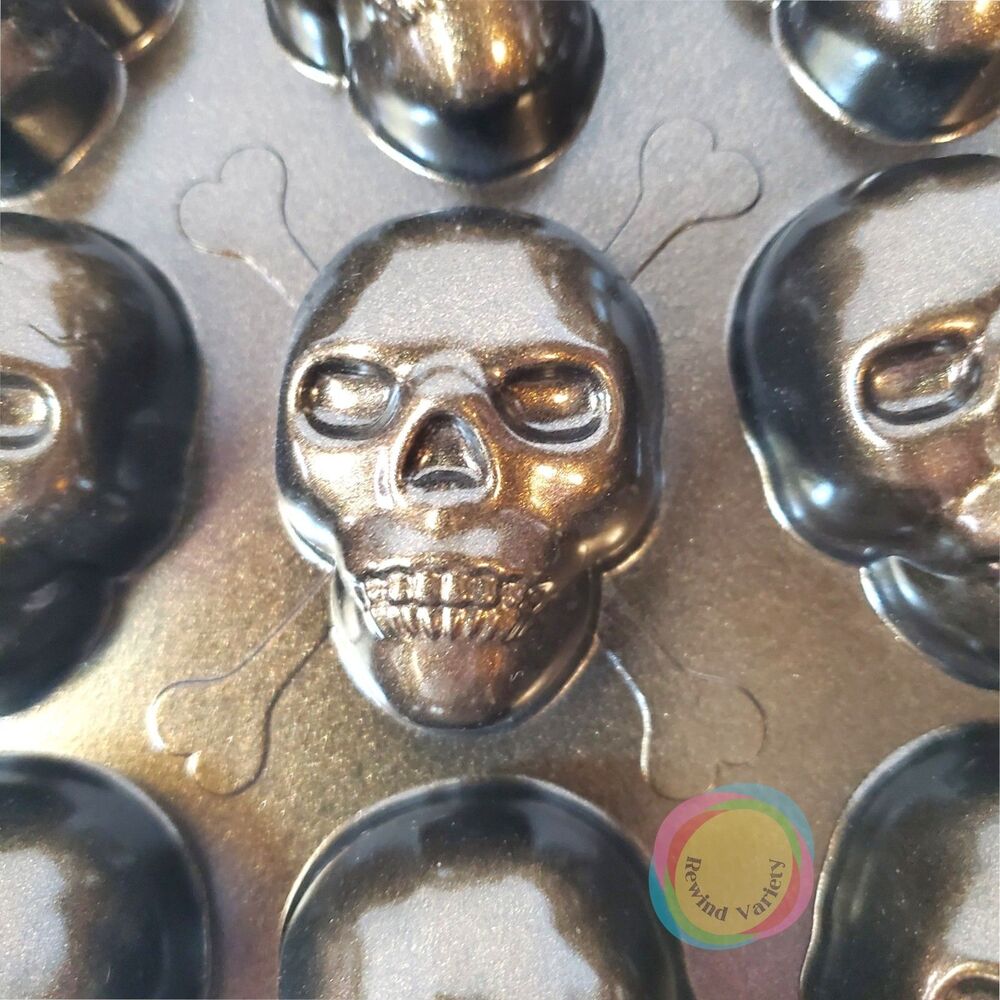 Nordic Ware Skull Bites Cakelet Pan Halloween NWT - Picture 8 of 16